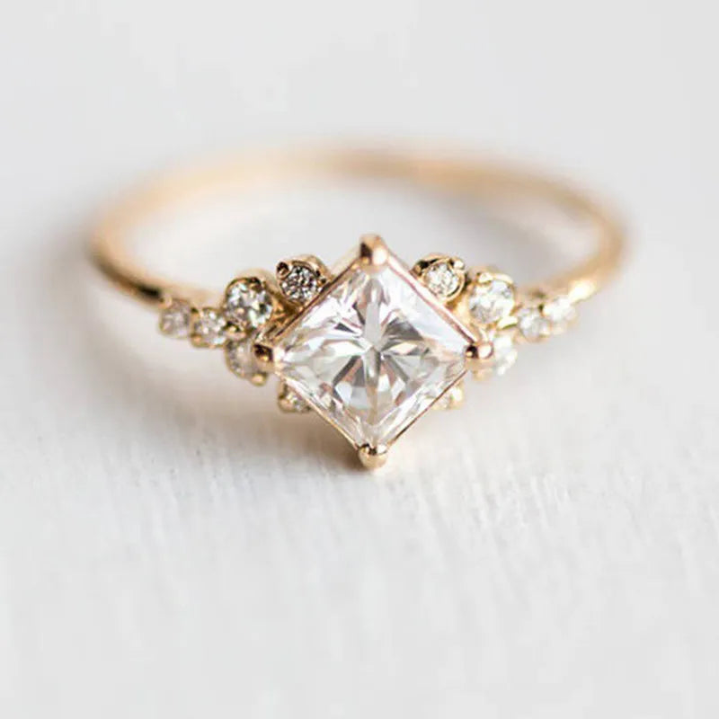 Karen - Anillo de Reina Delysian Elegante