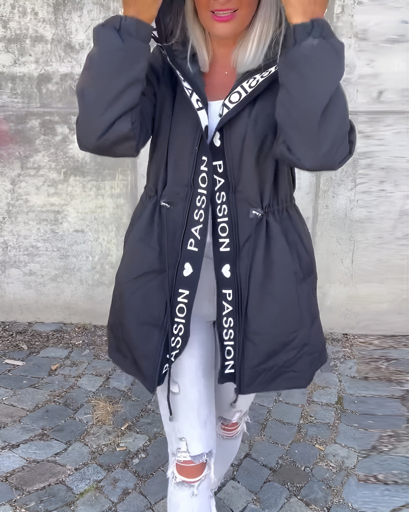 Juana | Abrigo casual con capucha y estampado de letras