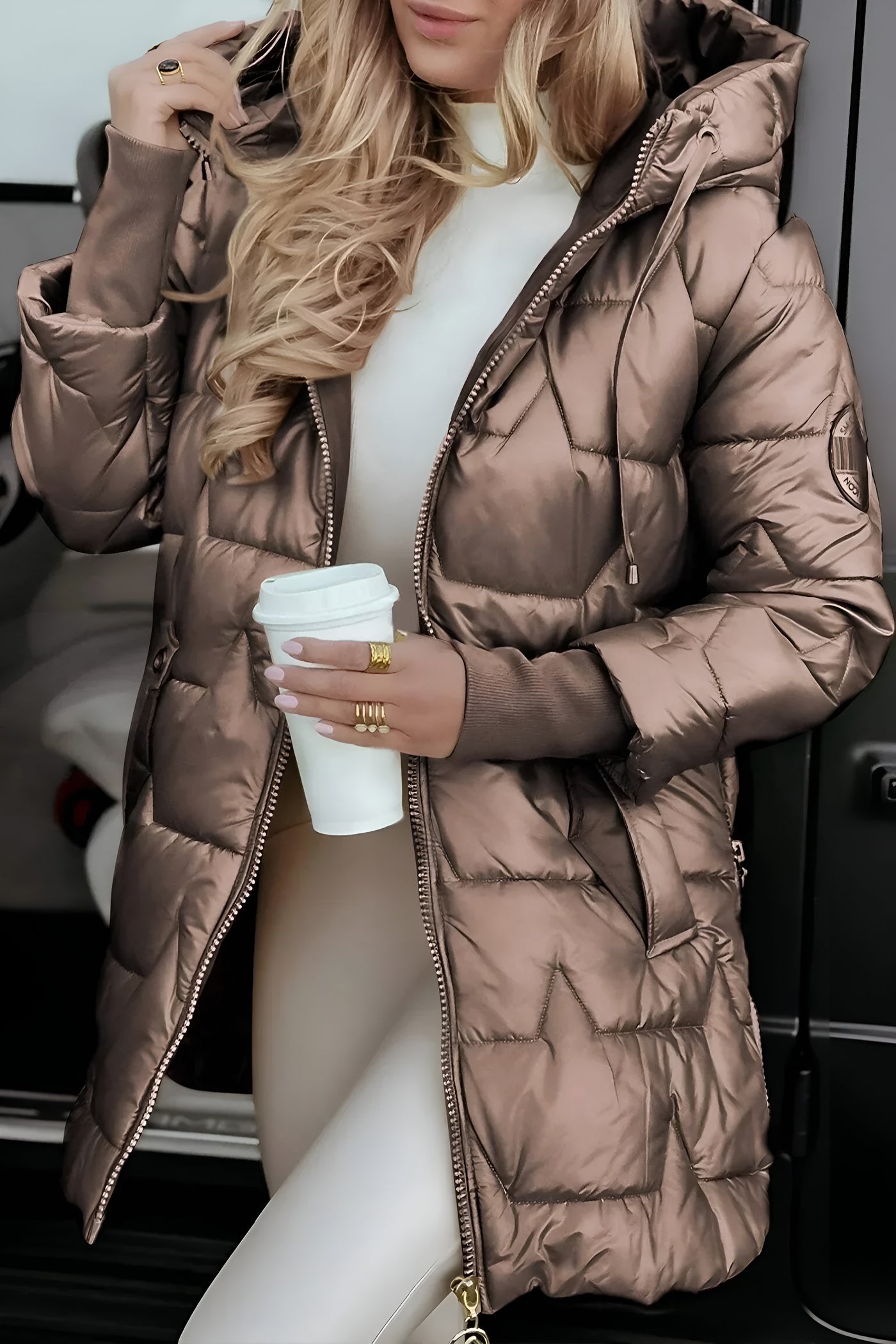 Alba | Abrigo de Invierno Elegante con Capucha y Acolchado