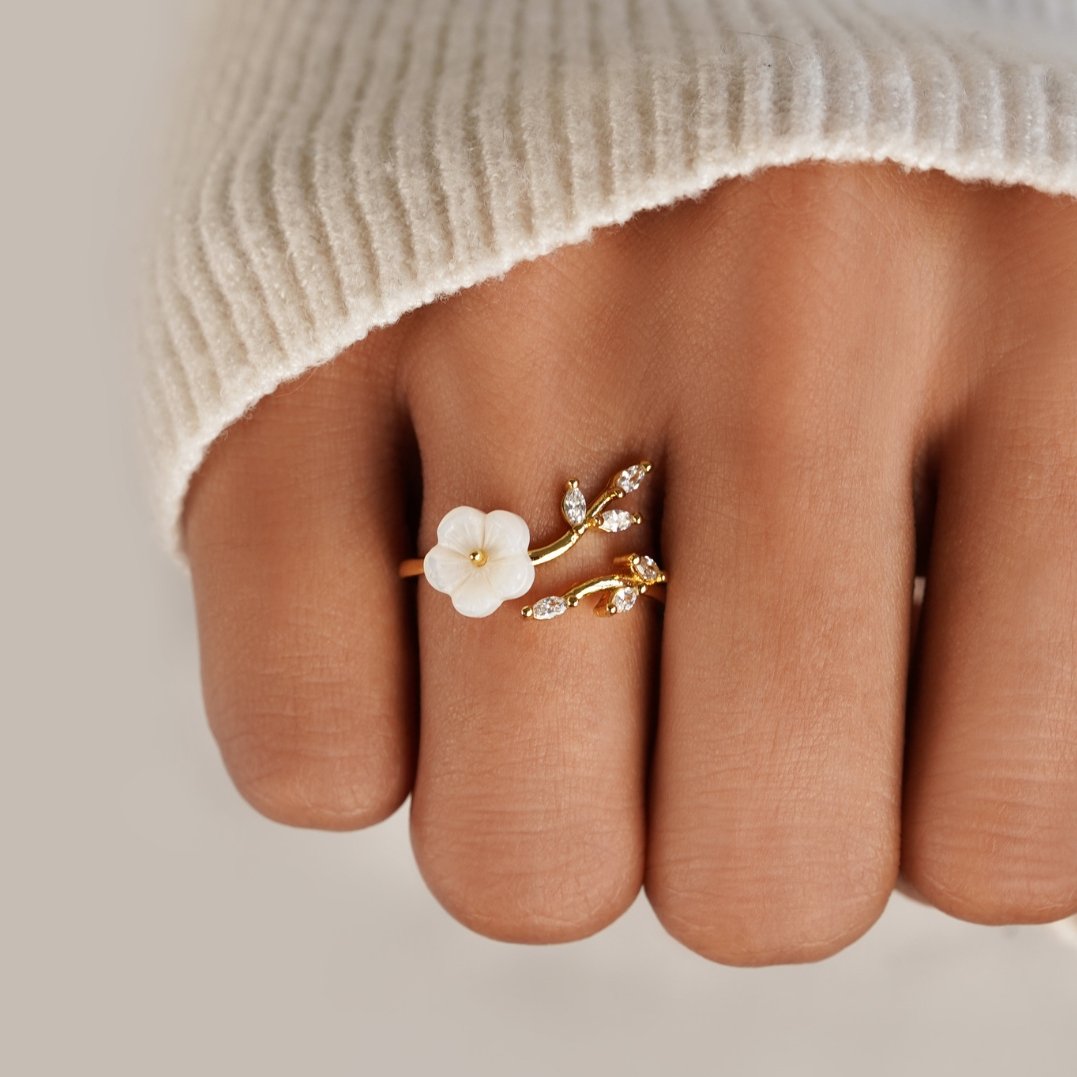 Rise - Anillo de flores blancas